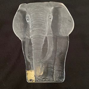 BLOW OUT SALE!Full lead Crystal elephant made by Royal Krona Sweden.1970. $50.